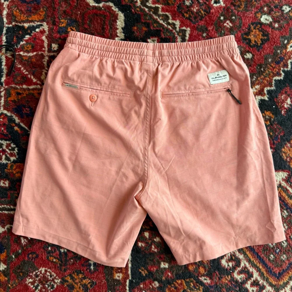 Quiksilver Amphibian Shorts Mens Small Pink DryFlight Hybrid Boardshorts